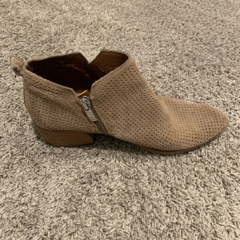 Used Franco Sarto tan booties